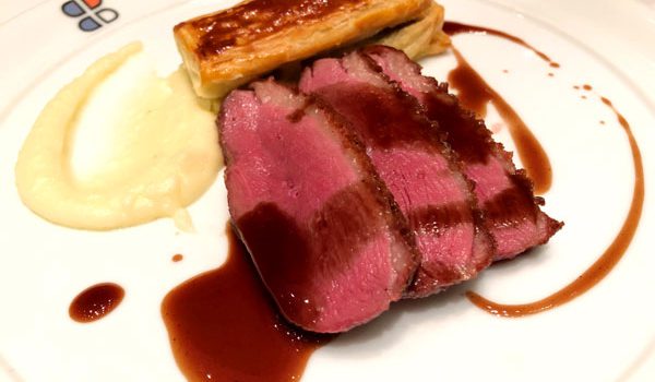 スペイン産鴨胸肉のロースト　スパイスの香る赤ワインソース　滑らかなじゃがいものピューレと色々なキノコのタルティーヌ　by ブラッスリー ポール・ボキューズ銀座