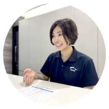 イトマンスポーツウェルネス 採用情報 フロント業務イメージ写真